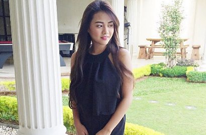 Sudahi 'Perang', Aurel Hermansyah Unggah Foto Manis Bareng KD dan Keluarga
