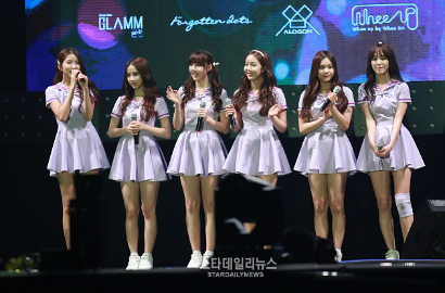 Jatuh Lagi di Panggung, Netter Kecam SBS dan Puji Profesionalisme G-Friend