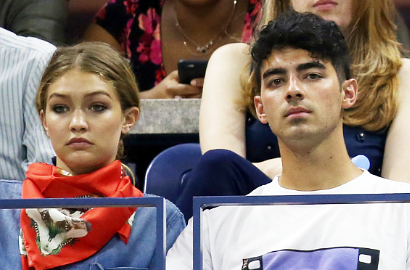 Joe Jonas-Gigi Hadid Bermesraan Nonton US Open, Kendall Jenner Dikacangin