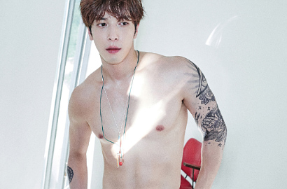 Wah, Yong Hwa CN Blue Ternyata Suka Pose Toplessnya di MV 'Cinderella'