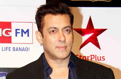 Fans Heboh Salman Khan Pamer Tubuh Kekar dengan Selfie Shirtless