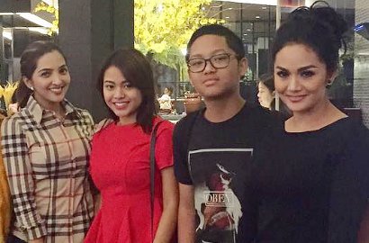 Aurel Minta Ashanty Tak Melupakannya dan Azriel, Sindir Krisdayanti?