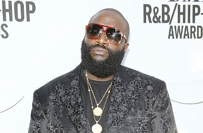 Rick Ross Lamar Mantan Pacar Justin Bieber dengan Cincin Berlian 11 Karat