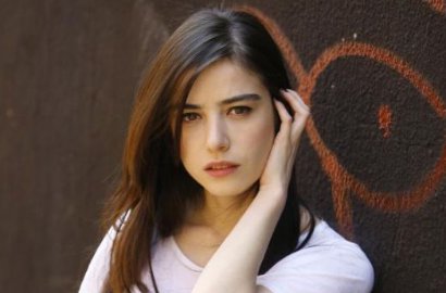 Tampil Tanpa Riasan, Ozge Gurel 'Oyku' Disebut Miliki Kecantikan Alami