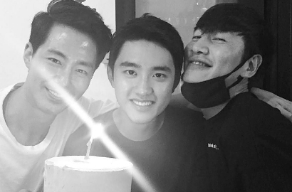 Balik dari Fiji, D.O. EXO Liburan Bareng Jo In Sung dan Lee Kwang Soo di Jepang