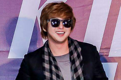 Sapa Fans Thailand, Kim Kibum Pamer Foto Santai di Kolam Renang