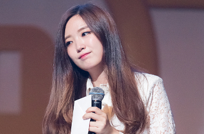 Sempat 'Menghilang', Youkyung Akhirnya Muncul di Fanmeet Perdana AOA