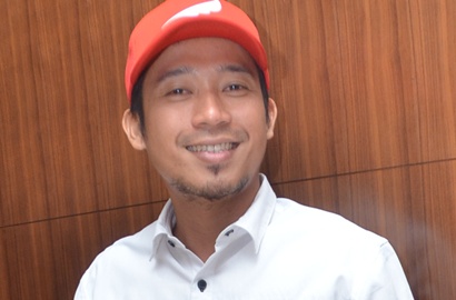 Denny Cagur Kabur Ditanya Insiden Asisten Diduga Pukuli Wartawan