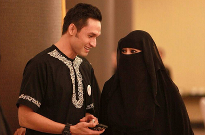 Ruben dan Eddies Benarkan Soal Pernikahan, Istri Indra Bruggman Masih Malu-Malu