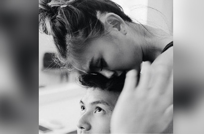 Pamer Kemesraan, Agnes Monica Galau Tinggalkan Wijaya Saputra ke Paris