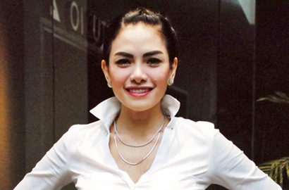 Nikita Mirzani Kabarkan Tunangan Lewat Instagram, Beneran?