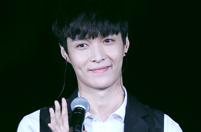 Lay EXO Bakal Absen di Konser Tokyo Dome, Fans Ngamuk