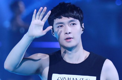 Kangen 'Wolf' Era dan Absen di Konser, Lay EXO Isyaratkan Bakal Hengkang?