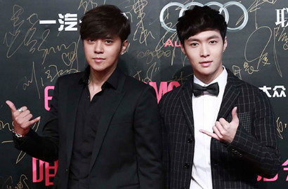 Waduh, Show Lou Siap Beri Kecupan ke Pipi Lay EXO