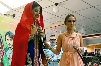 Paridhi Sharma-Lavina Tandon Pamer Goyangan di Acara Jumpa Fans