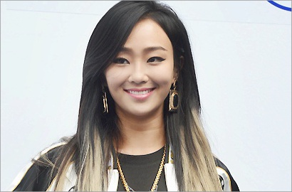 Hyorin Sistar Pamer Tato di Majalah, Netter: Dia Mengerikan