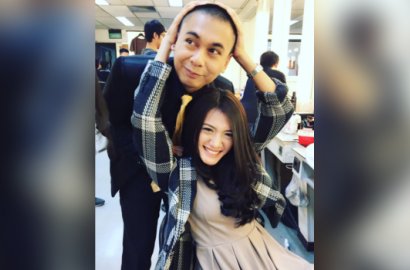 Pamer Fitting Jas Baju Pengantin, Raditya Dika Siap Nikah?