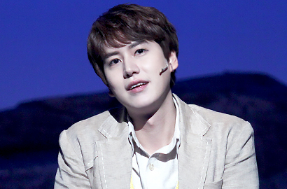 Merdu Banget, Ini Video Kyuhyun SuJu Nyanyi di Pernikahan Dongho