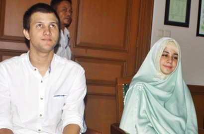 Ibunda Risty Tagor Ungkap Stuart Collin Pernah Rasis Hina Rifky Balweel