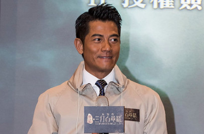 Pamer Foto Mesra Bareng Pacar Lebih Muda, Aaron Kwok Dihujat Netter