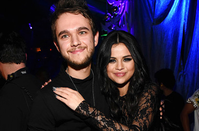 Tampil Bareng, Selena Gomez Nyanyi 'I Want You to Know' dengan Zedd