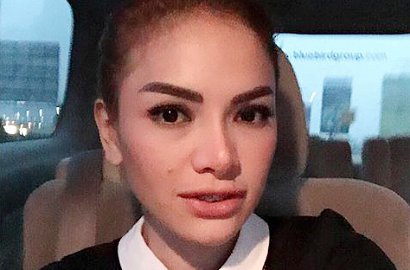 Waduh, Haters Sebar Foto Lawas Nikita Mirzani Pamer Paha di Depan Presiden Jokowi