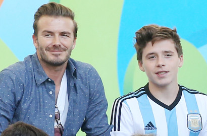 Balas Dendam, Brooklyn Beckham Permalukan Sang Ayah Saat Tertidur