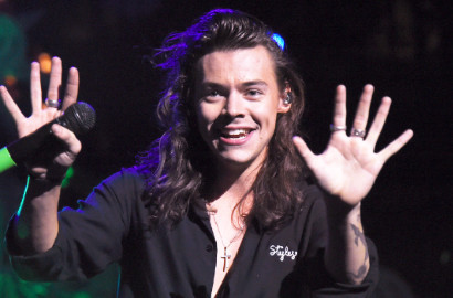 Bikin 4 Lagu Baru, Harry Styles Akan Solo Karir?