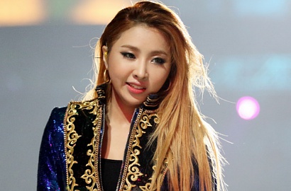 Gara-Gara Foto Ini, Minzy 2NE1 Disebut Oplas Total Oleh Netter