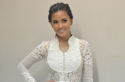 Titi Rajo Bintang Bikin Heboh Foto Bareng Ariana Grande