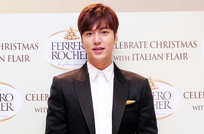 Siap Rilis Photobook, Lee Min Ho Goda Fans Tampil Ganteng di Teaser 'Here'