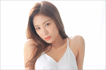 Tak Kalah Seksi, Jeonyoul Stellar Polos Sensual di Teaser Comeback 'Pierce'