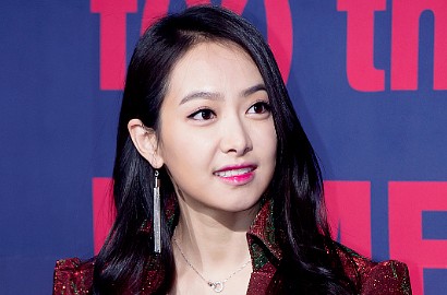 Mendarat di Beijing, Victoria f(x) Disambut Lagu Selamat Ulang Tahun dari Fans