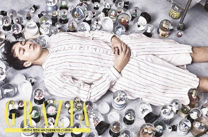 Foto Bareng di Majalah, So Ji Sub Ganteng-Ganteng Suka Koleksi Minion