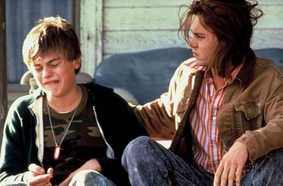 Sudah Sama-Sama Tenar, Johnny Depp Akui Pernah Siksa Leonardo DiCaprio Muda