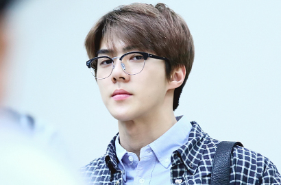 Sehun EXO Pamer Foto Pelukan Saat Liburan Imlek, dengan Siapa?