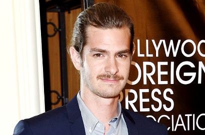 Andrew Garfield Kencani Wanita Misterius, Move on dari Emma Stone?