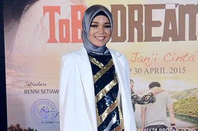 Heboh Dewi Sandra Sindir Wanita Cukur Alis di Instagram