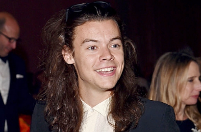 Siap Saingi Zayn Malik, Harry Styles Gandeng Penulis Lagu 1D di Lagu Solo?