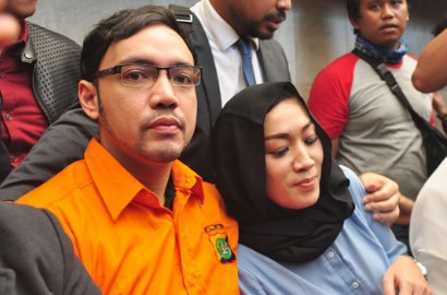 Istri Sandy Tumiwa Alami Keguguran, Ini Penyebabnya