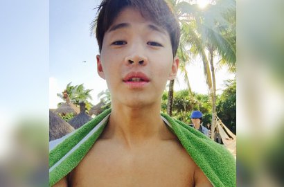 Pamer Abs Seksi di Sampul Majalah, Henry SuJu-M: Ini Bukan Hasil Photoshop
