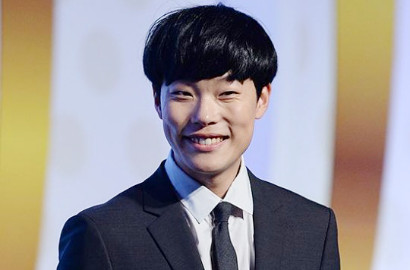 Ryu Jun Yeol Menang Rookie Award Lewat 'Socialphobia', Netter Ikut Terharu