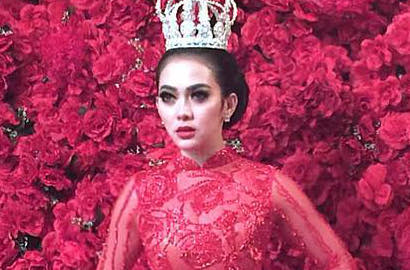 Pose Manja Pakai Baju Tidur, Area Sensitif Syahrini Nyaris Terlihat?