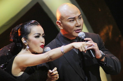 Dipuji Seksi, Deddy Corbuzier Nafsu Ngajak Julia Perez Lakukan Ini