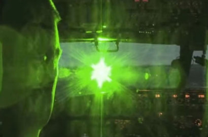 Berbahaya, Sinar Laser Jalanan Bisa Sebabkan Pesawat Kecelakaan