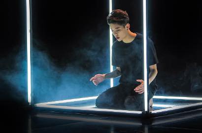 Galau dan Bertato, Amber f(x) Pamer Rap Keren di MV 'Borders'