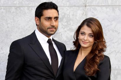 Manisnya Abishek Bachchan Rayakan Holi Bareng Aishwarya Rai dan Anak