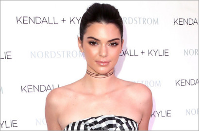 Kunjungi Gereja dengan Busana Terbuka, Kendall Jenner Banjir Hujatan Netter
