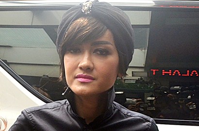 Cegah Teroris, Julia Perez Wawancarai Calon Penghuni Kontrakan