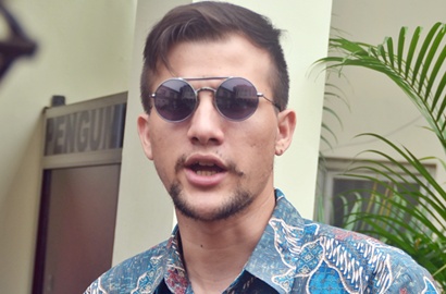 Mengadu Soal Anak ke KPAI, Stuart Collin Hanya Pencitraan?